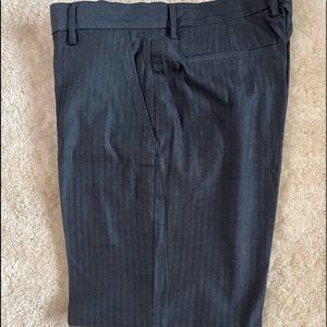 Banana Republic Men’s Dress Pant / Gray/ 34-30 (W 3 )
